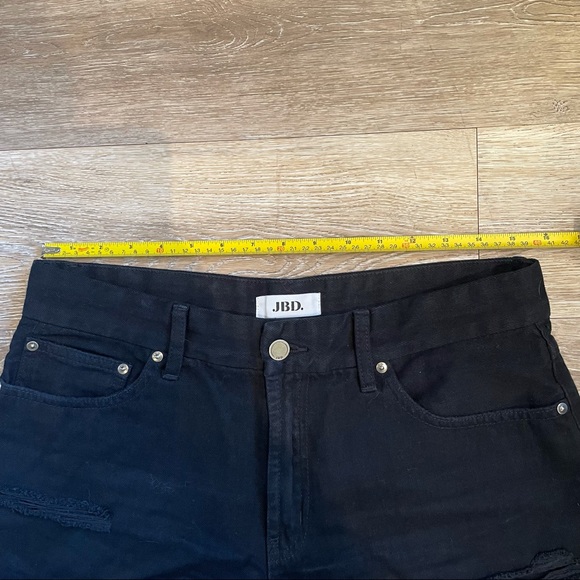 High Waist Distressed Shorts - Picture 2 of 5